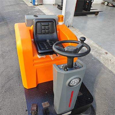 駕駛式掃地機在工業(yè)園區(qū)的應用與優(yōu)勢.jpg